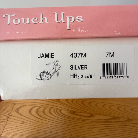 Touch Ups Glittering Silver Heels Size 7 - Picture 6 of 15